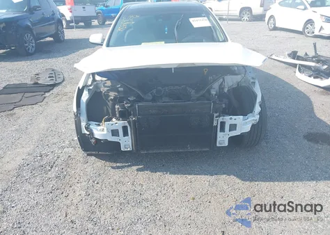 2018 Genesis G80 3.8 из США, поврежденный, VIN KMHGN4JE5JU234464